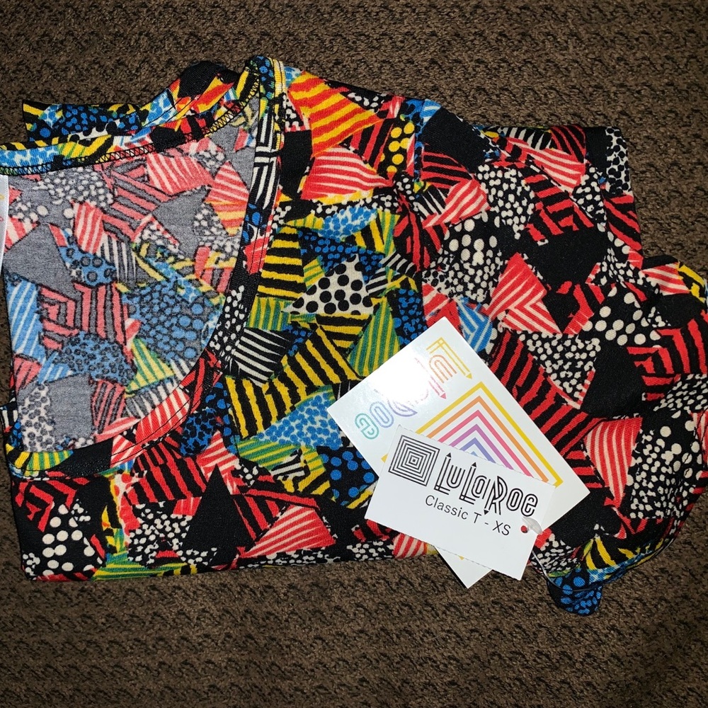 XS LuLaRoe Classic T